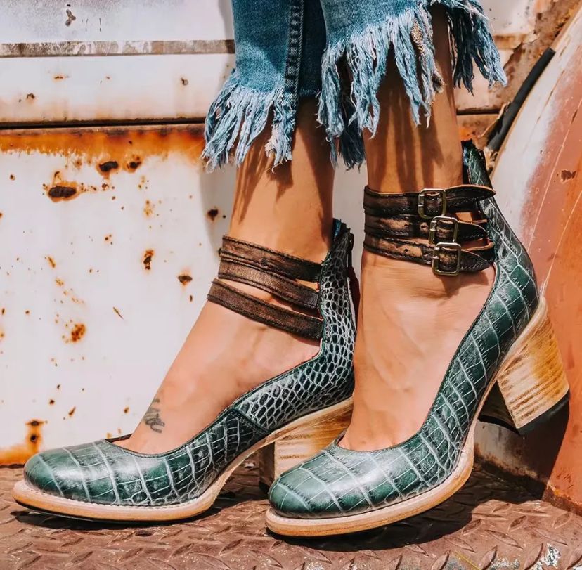 Steffie – حذاء بكعب عالٍ خشبي